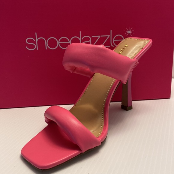 Strap Heeled Sandal Size Size 7 - Picture 2 of 3